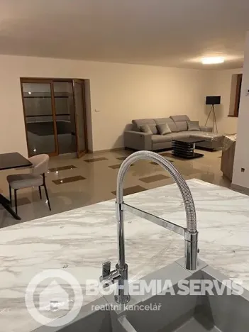 Prodej vily, Staré Hradiště, 290 m2