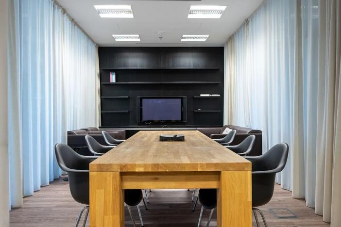 Pronájem kanceláře, Praha - Karlín, Pernerova, 590 m2