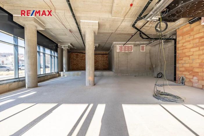 Pronájem obchodního prostoru, Praha - Vysočany, Kolbenova, 194 m2