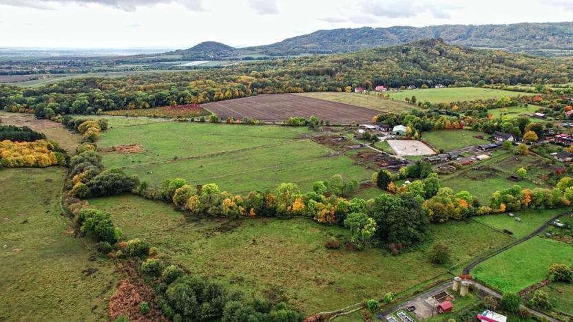 Prodej pozemku, Třebušín, 127000 m2
