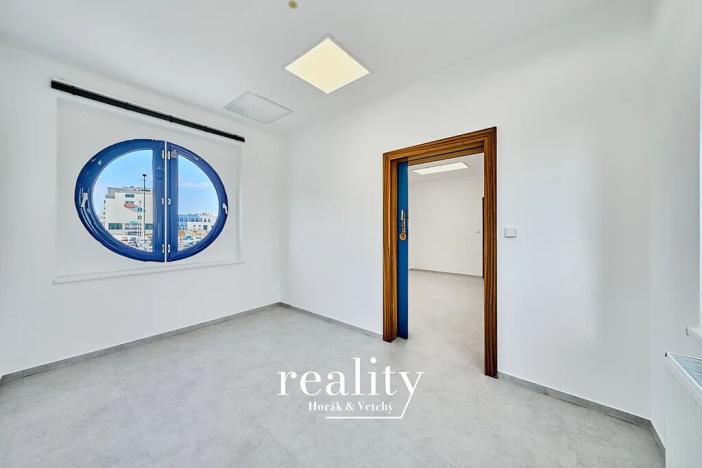 Pronájem ordinace, Znojmo, Kuchařovická, 94 m2