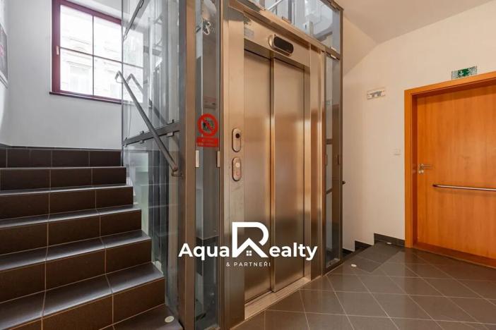 Prodej bytu 3+1, Karlovy Vary, Zámecký vrch, 99 m2