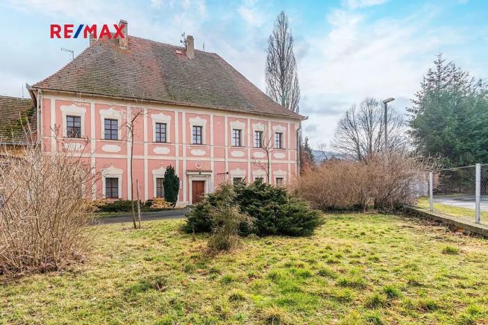 Prodej domu, Ježovy, 700 m2