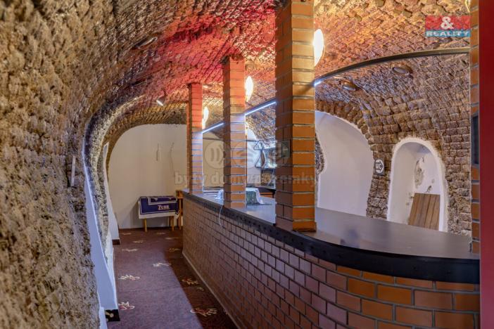 Prodej obchodního prostoru, Černotín, 2100 m2