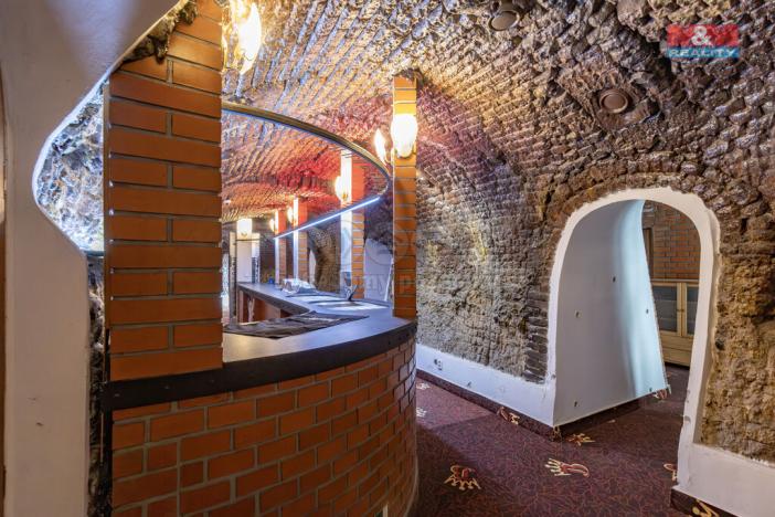 Prodej obchodního prostoru, Černotín, 2100 m2