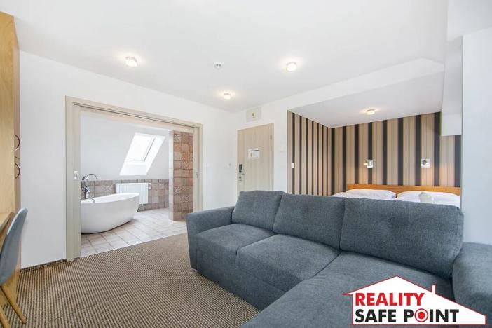 Prodej ubytování, Dobřany, Lipová, 820 m2