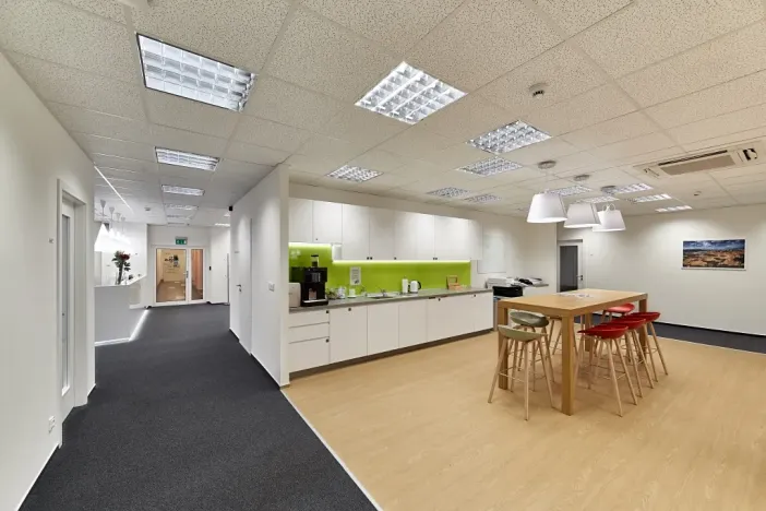 Pronájem kanceláře, Praha - Holešovice, Dělnická, 30 m2