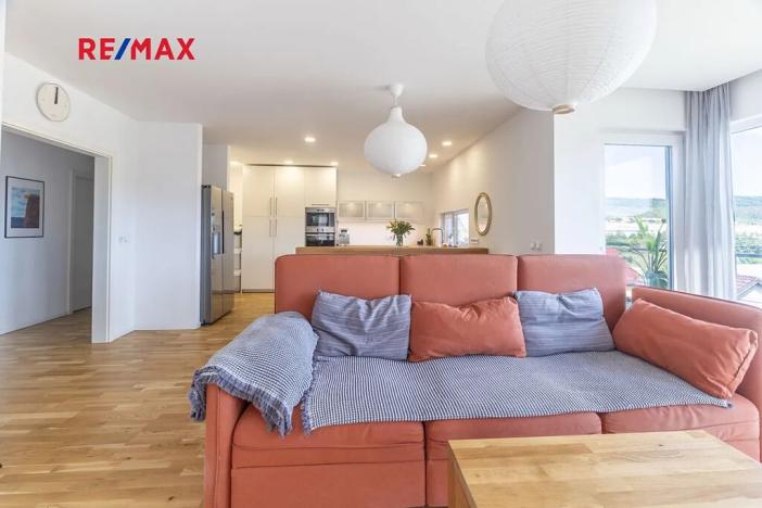 Prodej rodinného domu, Bavoryně, 194 m2