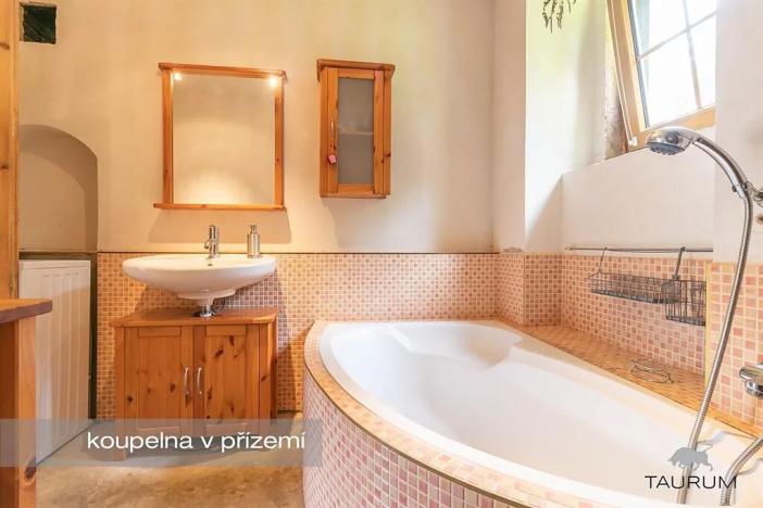 Prodej rodinného domu, Nečtiny, 350 m2