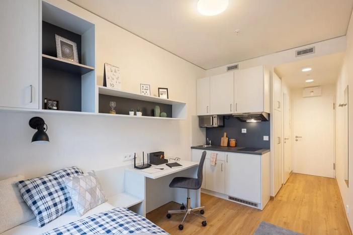 Pronájem bytu 1+kk, Praha - Holešovice, Na zátorách, 15 m2