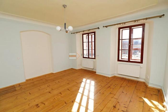 Pronájem bytu 2+kk, Uhlířské Janovice, Václavské náměstí, 55 m2