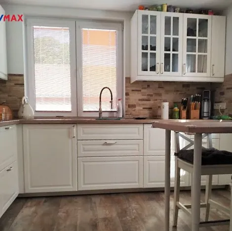 Prodej vícegeneračního domu, Zápy, 216 m2