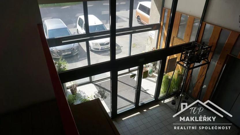 Pronájem skladu, Kolín, Havlíčkova, 1000 m2