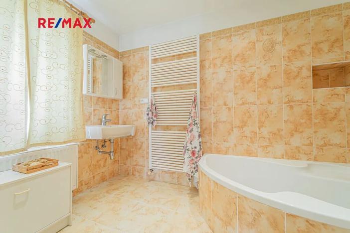 Prodej rodinného domu, Přerubenice, 301 m2