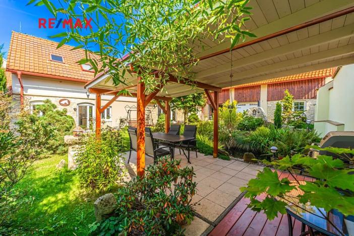 Prodej rodinného domu, Přerubenice, 301 m2