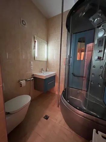 Prodej bytu 2+kk, Karlovy Vary, Poděbradská, 58 m2