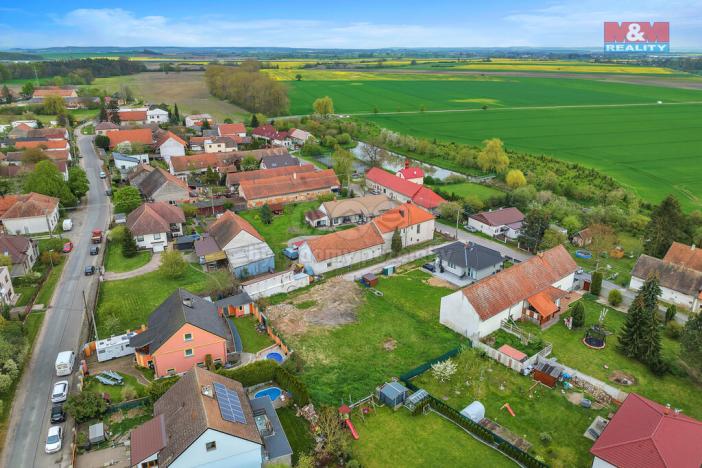 Prodej pozemku pro bydlení, Sezemice - Kladina, 1108 m2