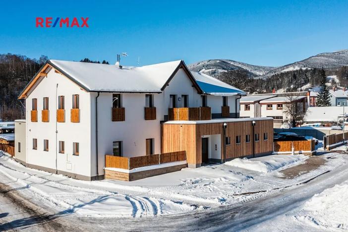 Prodej bytu 2+kk, Svoboda nad Úpou, Nádražní, 63 m2