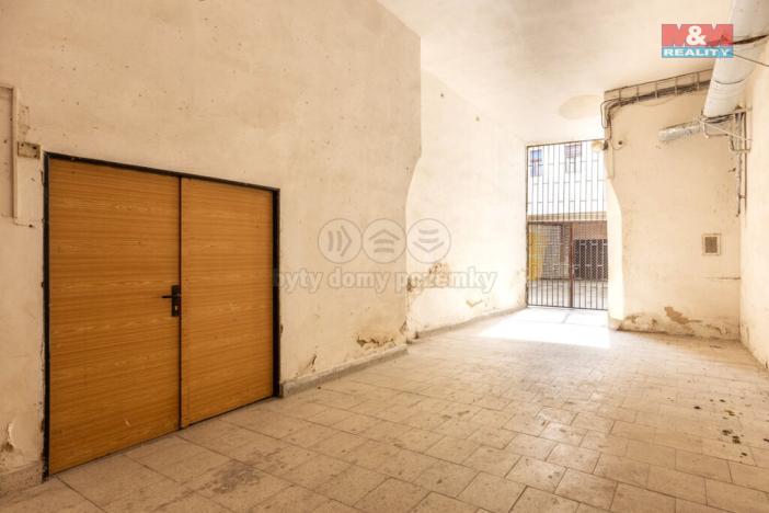 Prodej obchodního prostoru, Louny, Mírové náměstí, 1353 m2