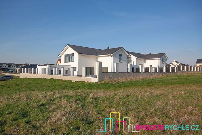 Prodej vily, Větrušice, 250 m2
