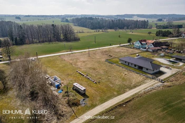 Prodej pozemku pro bydlení, Lišov, 1183 m2