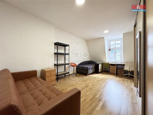 Prodej bytu 4+1, Karlovy Vary, Varšavská, 104 m2