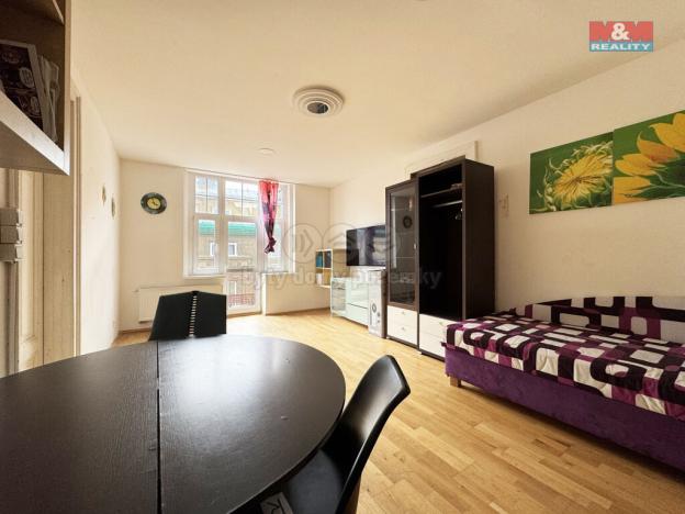 Prodej bytu 4+1, Karlovy Vary, Varšavská, 104 m2