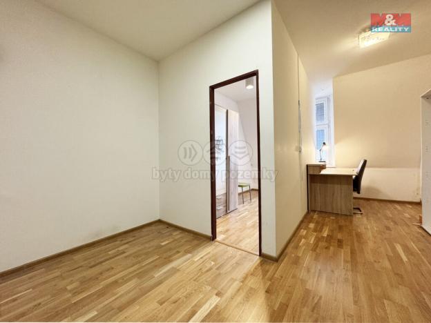 Prodej bytu 4+1, Karlovy Vary, Varšavská, 104 m2