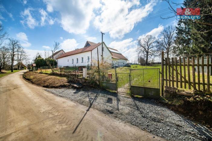 Prodej rodinného domu, Karle, 215 m2