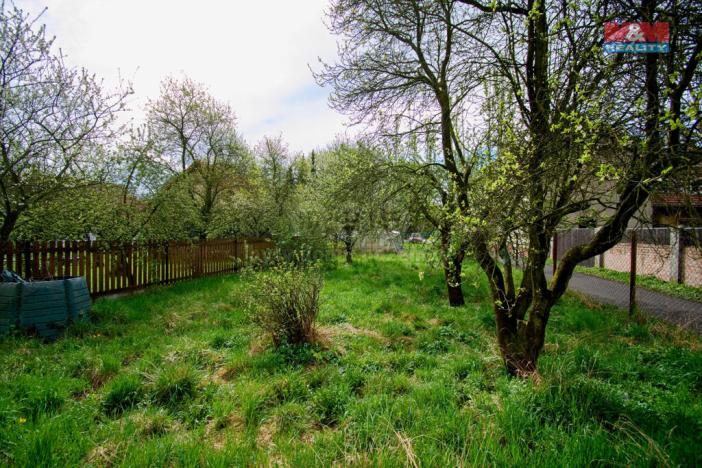 Prodej pozemku pro bydlení, Branky, 397 m2