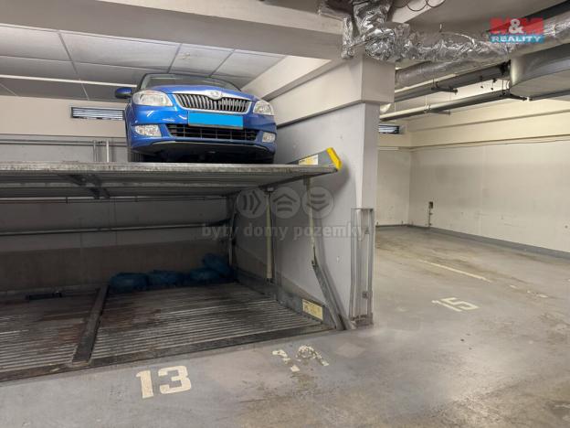 Prodej garážového stání, Praha - Kbely, Pod Nouzovem, 16 m2