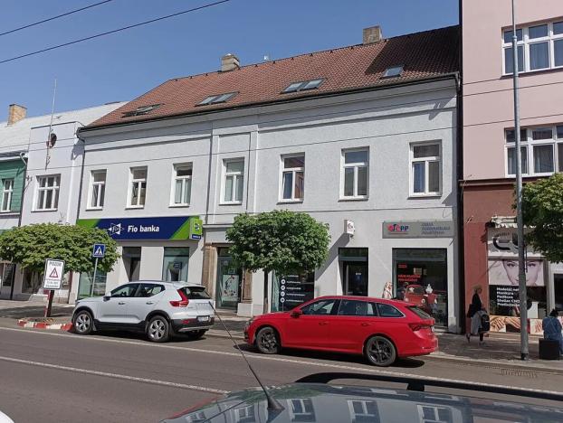 Pronájem obchodního prostoru, Pardubice, 17. listopadu, 133 m2