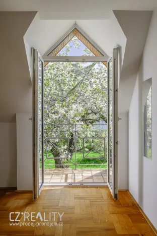 Prodej rodinného domu, Praha - Lipence, Na Bambouzku, 308 m2