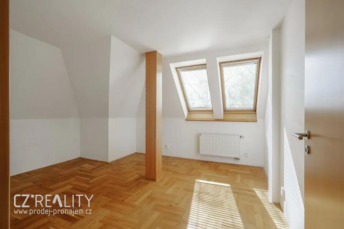 Prodej rodinného domu, Praha - Lipence, Na Bambouzku, 308 m2