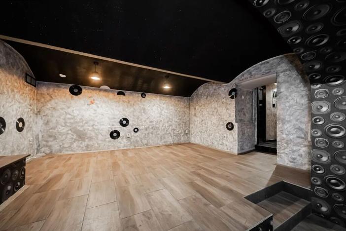 Pronájem obchodního prostoru, Praha - Bubeneč, Kamenická, 92 m2