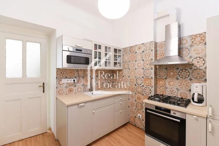 Pronájem bytu 2+kk, Praha - Vinohrady, Velehradská, 52 m2