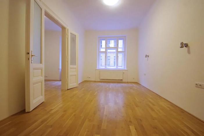 Pronájem kanceláře, Praha - Smíchov, Kořenského, 85 m2