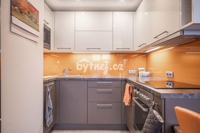 Pronájem bytu 2+kk, Praha - Záběhlice, Mikanova, 46 m2