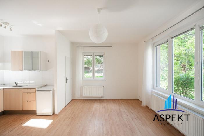 Pronájem bytu 1+kk, Praha - Dejvice, Na pískách, 28 m2