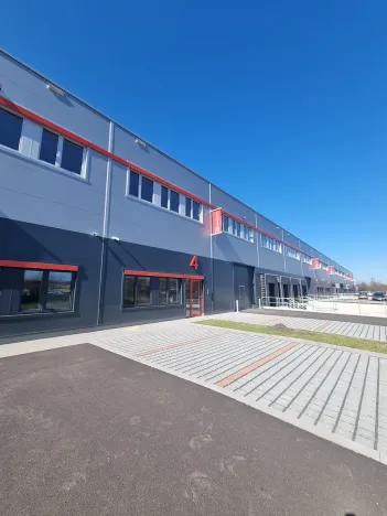 Pronájem skladu, Mikulov, Nádražní, 1000 m2