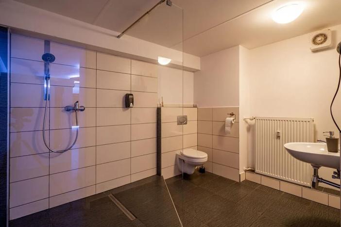 Prodej komerční nemovitosti, Praha - Modřany, Plovdivská, 100 m2