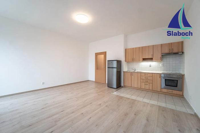 Pronájem bytu 1+kk, Praha - Horní Měcholupy, Padovská, 38 m2