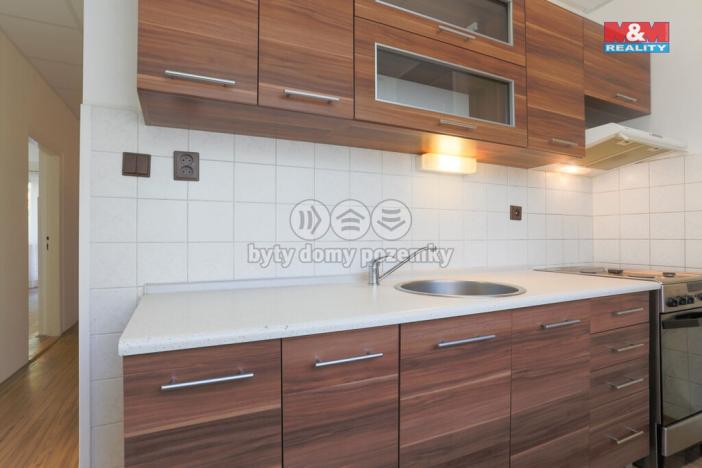 Pronájem bytu 3+1, Karlovy Vary, Brigádníků, 67 m2