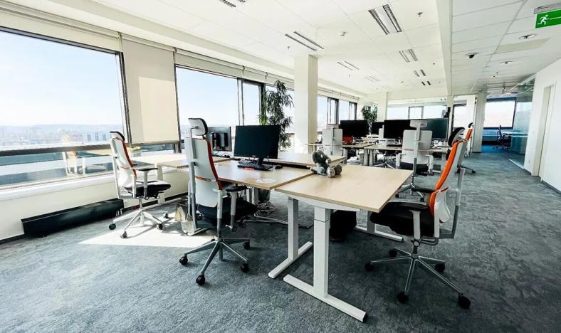 Pronájem kanceláře, Praha - Libeň, Českomoravská, 300 m2