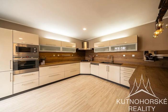 Prodej komerční nemovitosti, Kutná Hora, Zvěřinova, 317 m2