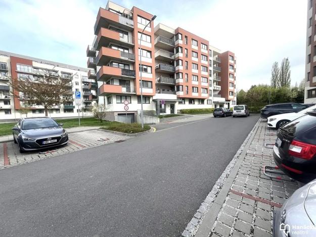 Pronájem garážového stání, Olomouc, Aloise Rašína, 12 m2