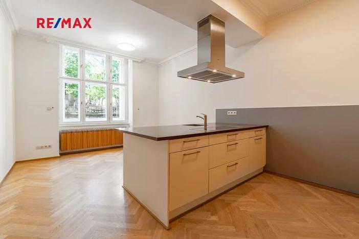 Pronájem bytu 2+1, Praha - Josefov, U starého hřbitova, 97 m2