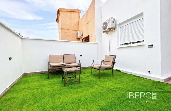 Prodej rodinného domu, Orihuela, Španělsko, Paseo Marítimo de Playa Flamenca, 85 m2