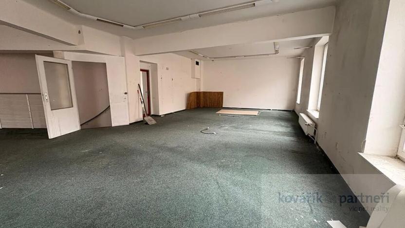 Prodej obchodního prostoru, Rumburk, Třída 9. května, 300 m2