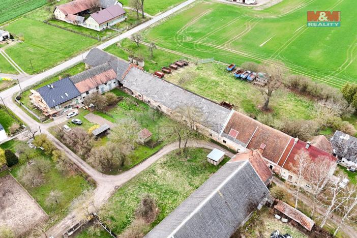 Prodej zemědělského objektu, Luková, 1000 m2